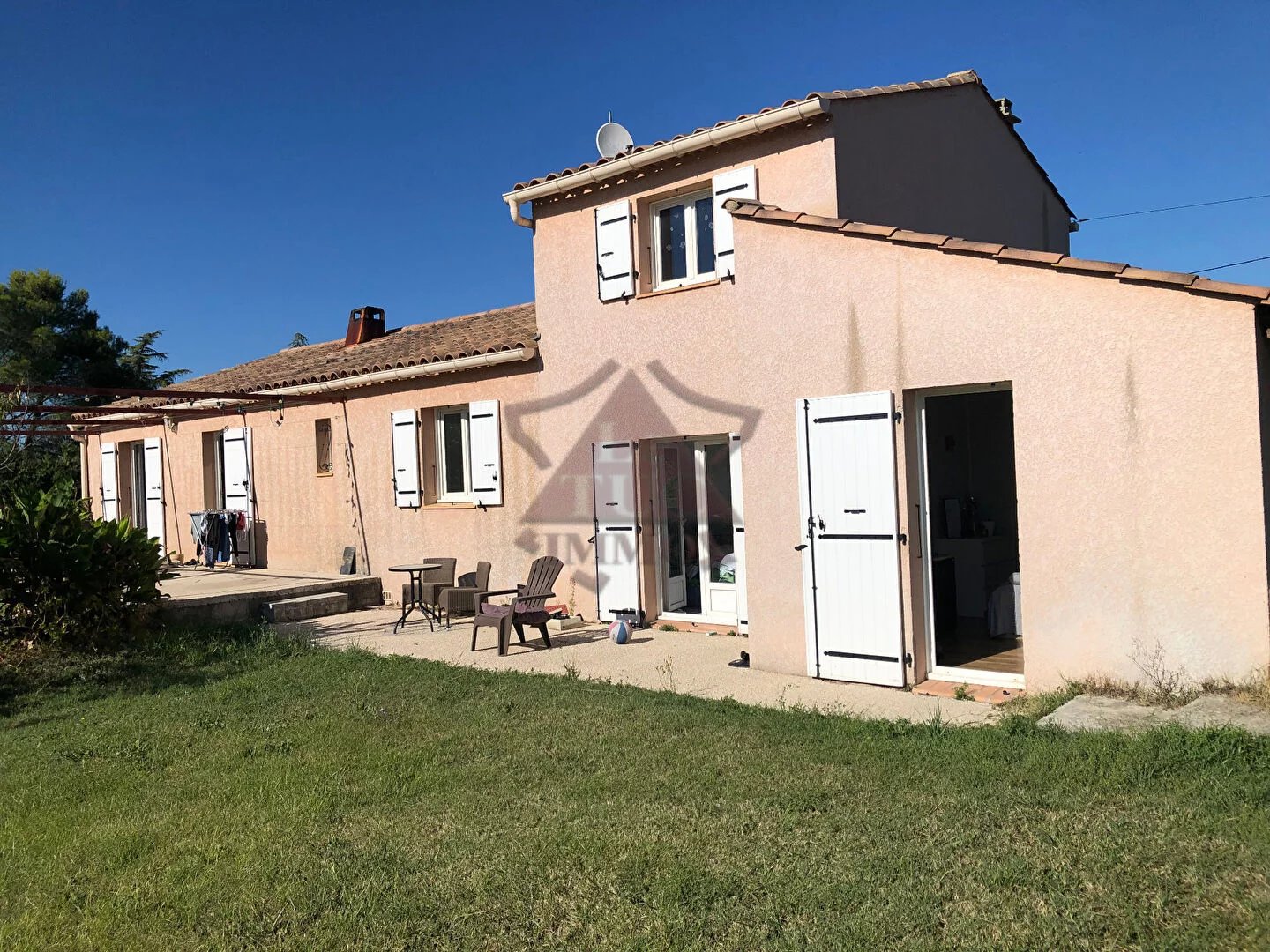 Villa avec 5 chambres et beau terrain de 2890 m²
