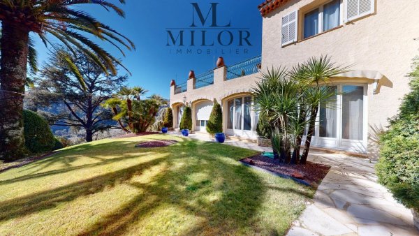 VILLA - POOL - GARDEN 2000m2 — photo 4