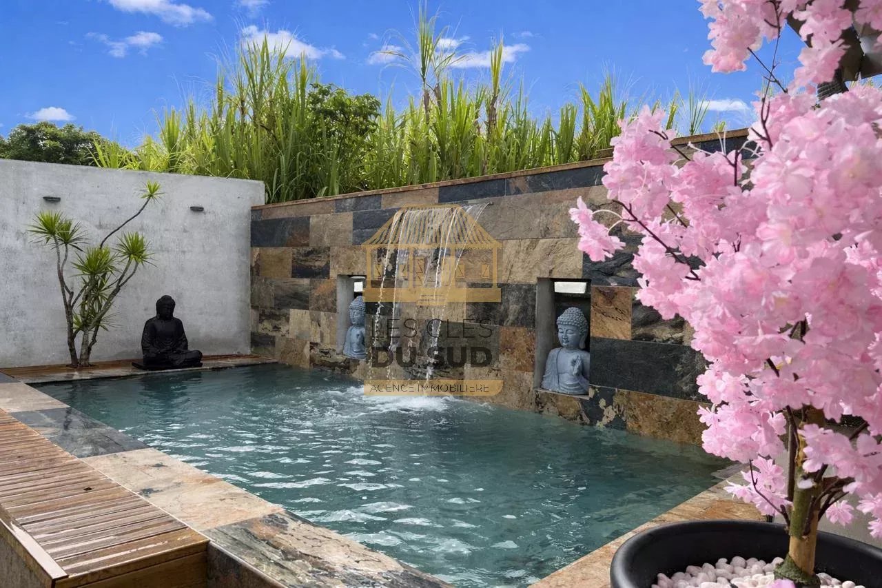 Maison T5 neuve avec piscine à vendre sur Saint Joseph 97480