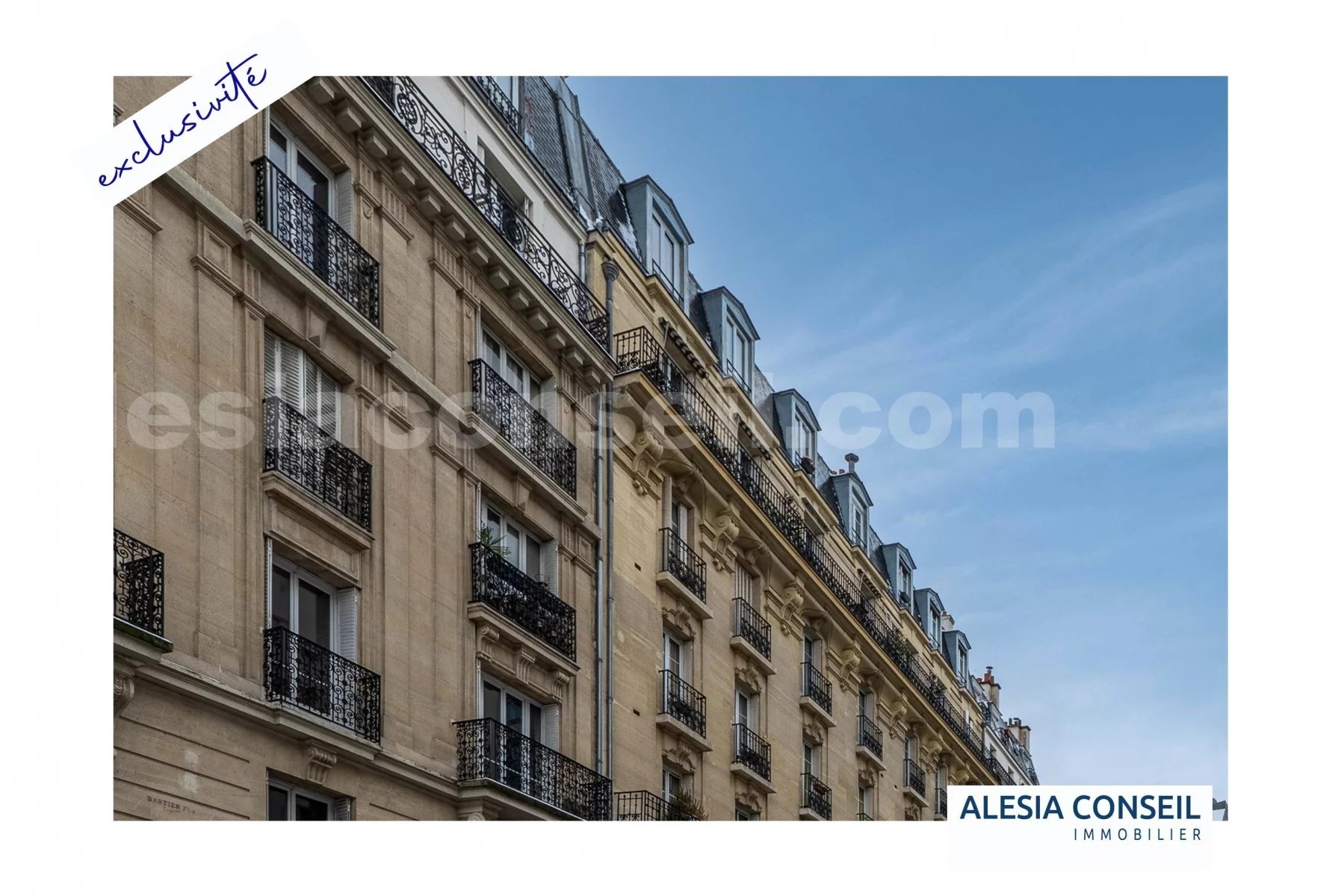 Entre CAMBRONNE et place du Commerce 2 PIÈCES 35 m² au DERNIER étage d'un immeuble PDT