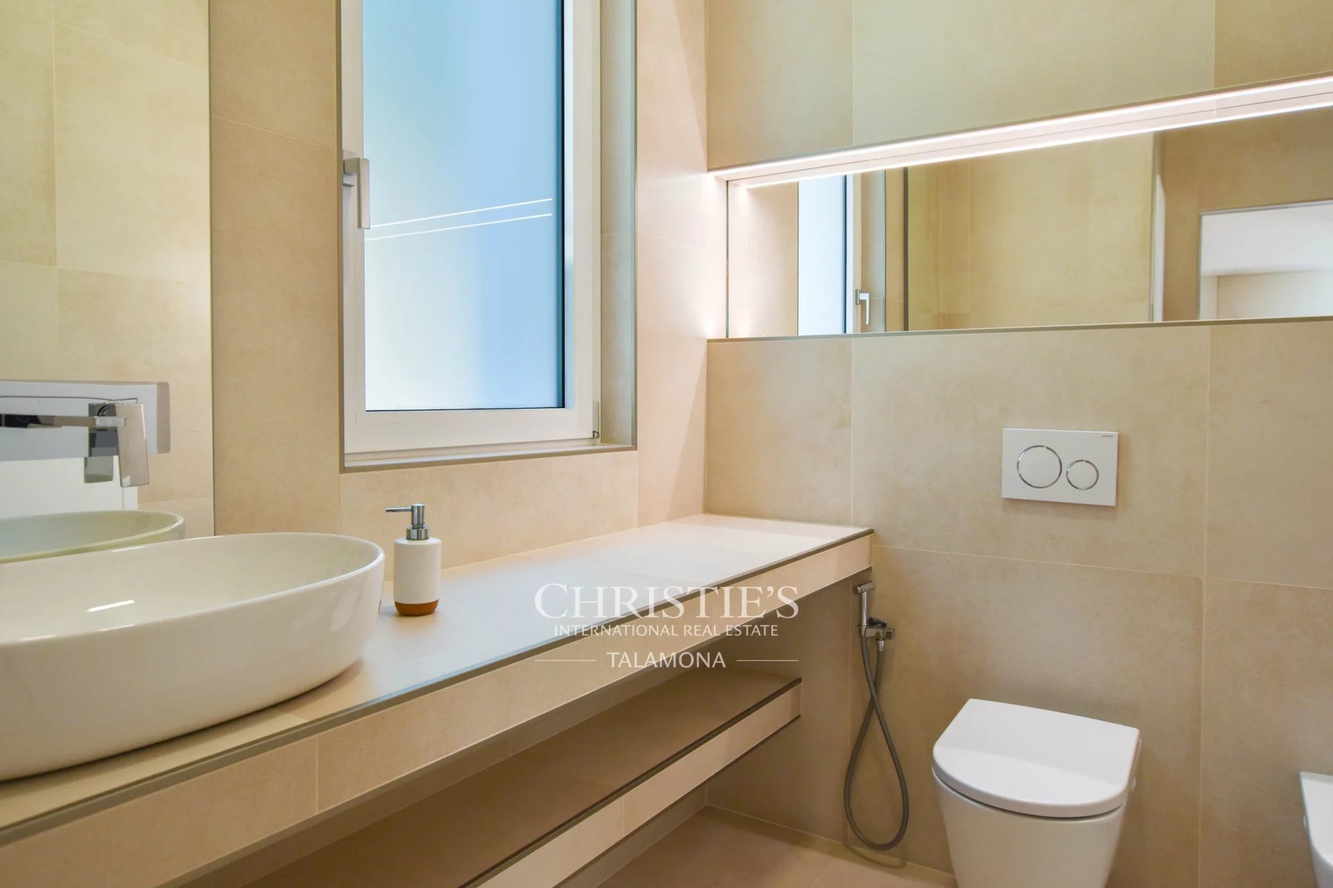 3 Bedroom Villa/Townhouse's Image 42