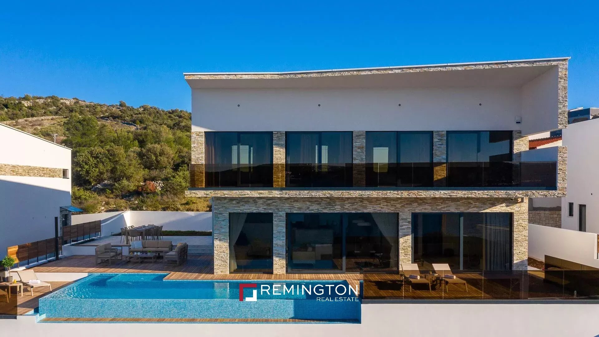 4 Bedroom Villa/Townhouse's Image 3