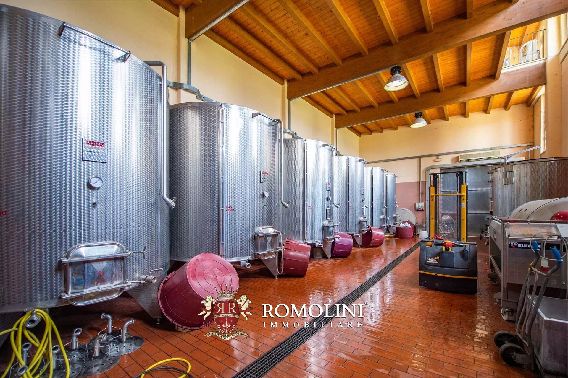 2 Bedroom Vineyard's Image 17