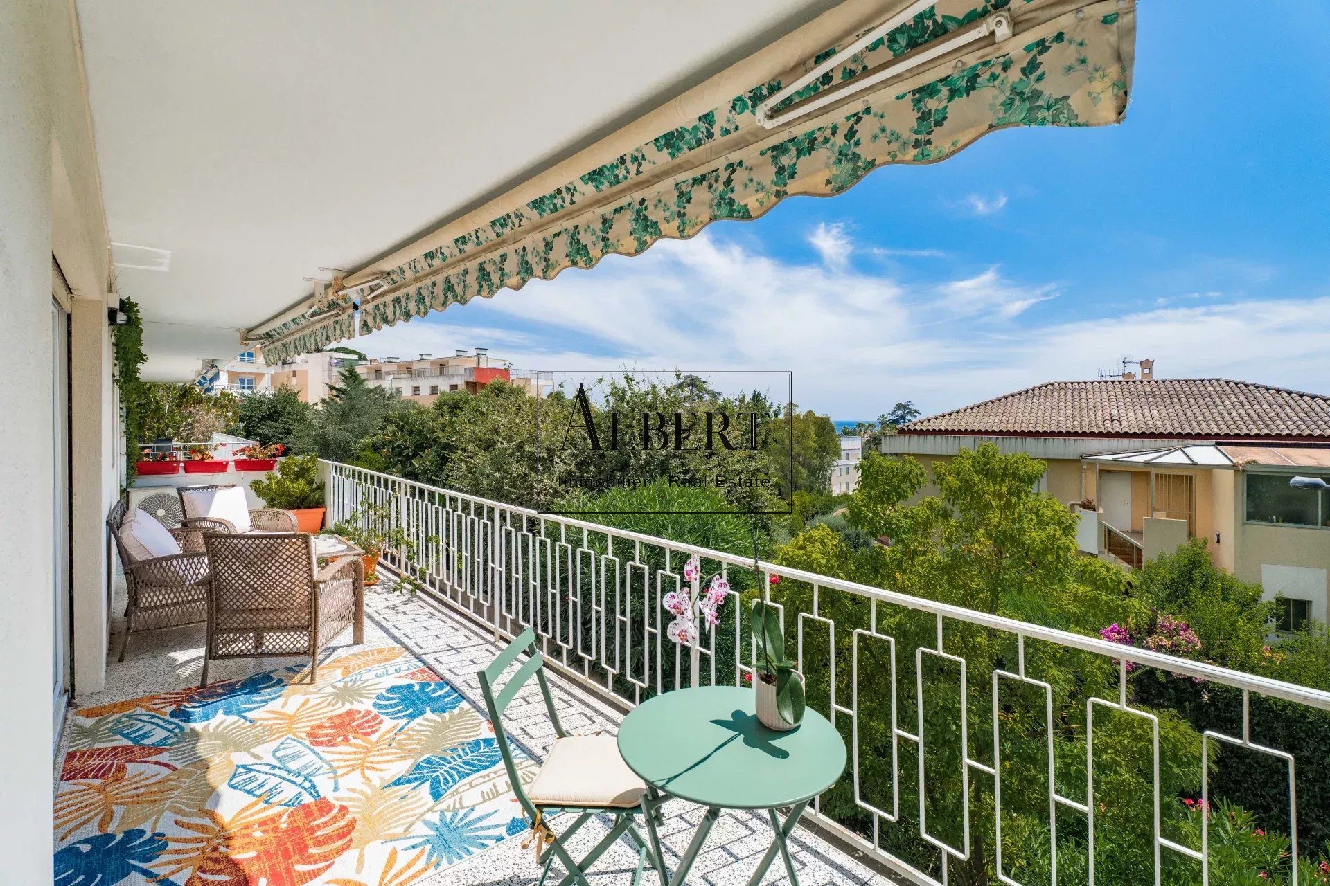 Cannes Oxford – Appartement 3 pièces avec vue mer panoramique