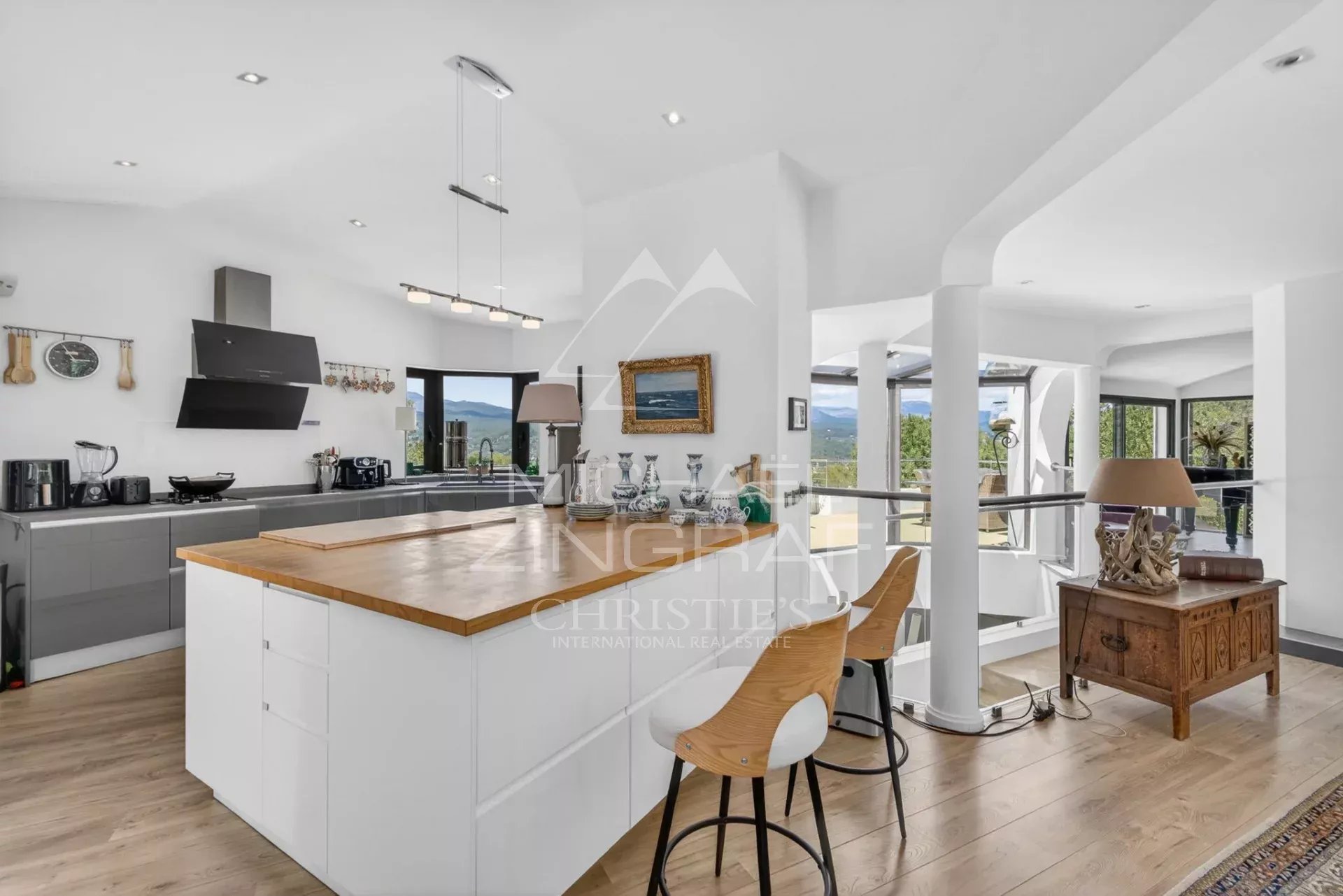4 Bedroom Villa/Townhouse's Image 5