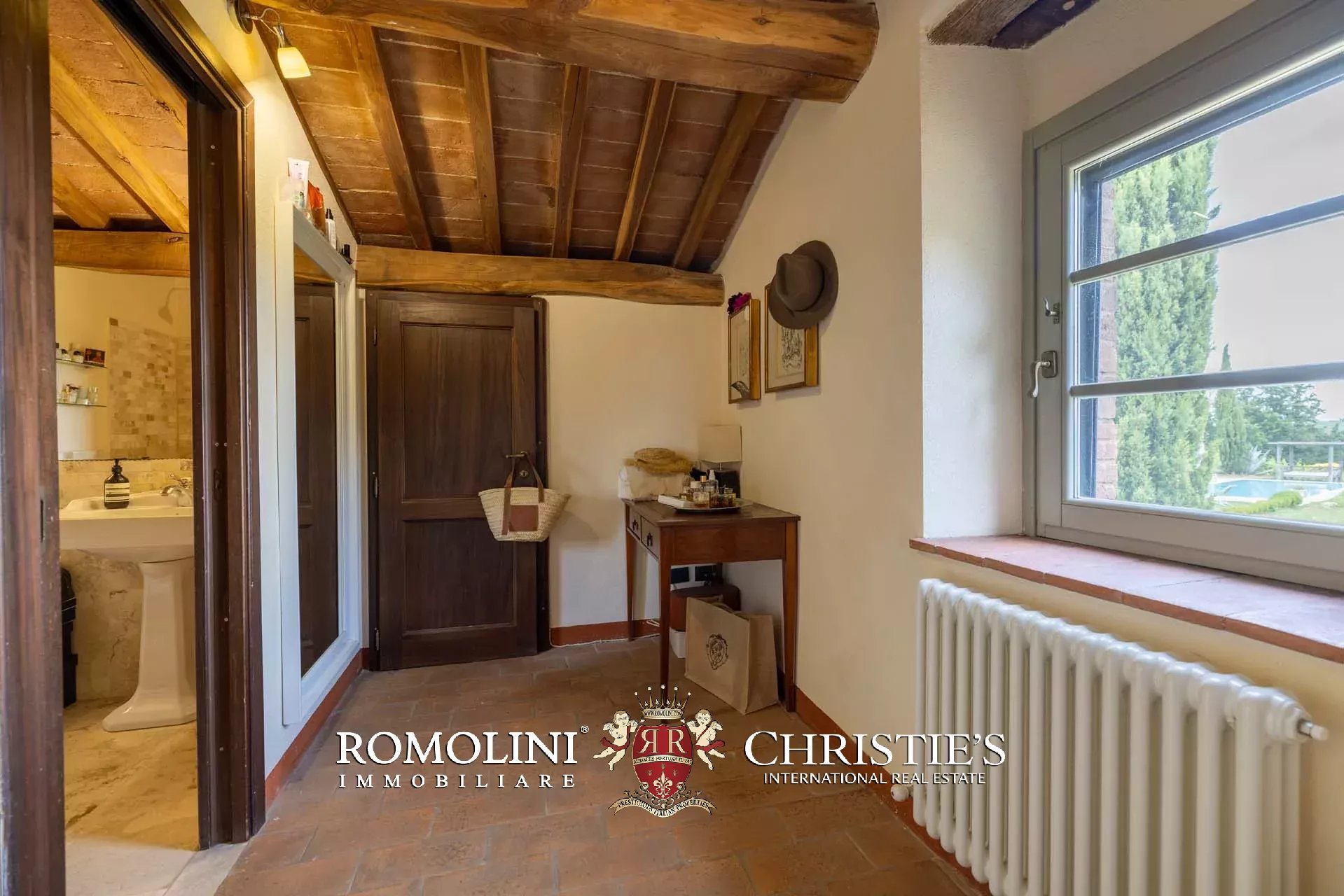 6 Bedroom Villa/Townhouse's Image 52