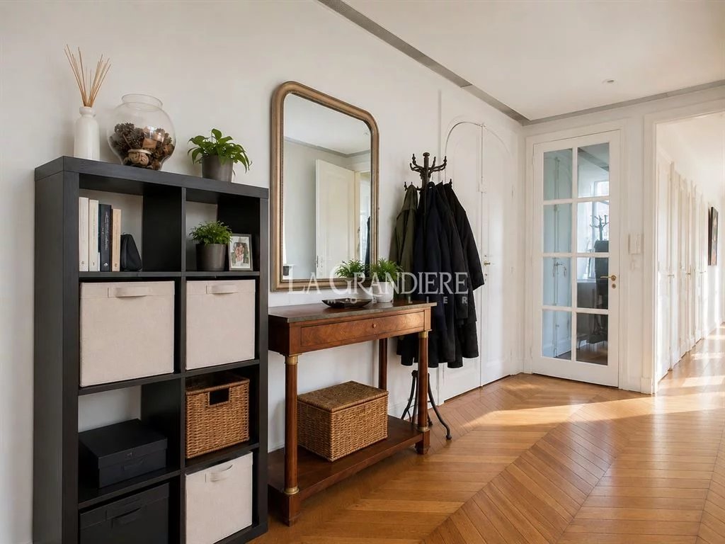 Paris 16 - Passy - 5ème étage - 5 pièces - 3 chambres - 134,31 m