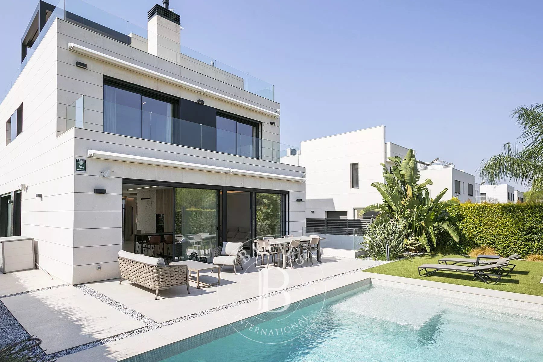 Ev Montgat - picture 16