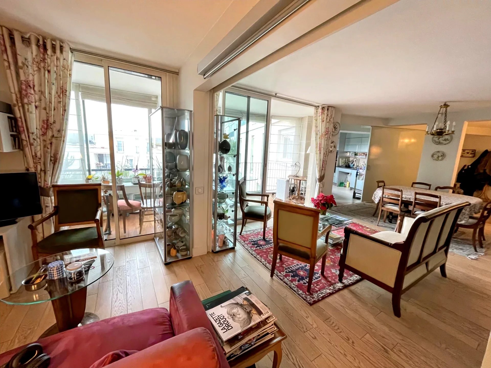 CHATOU bas - appartement familial avec loggia