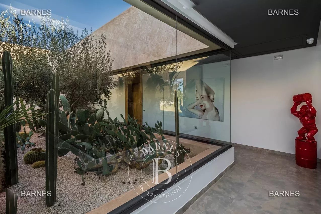 Stunning contemporary villa on a 3-hectare park, 30 minutes away from Marrakech. - picture 15