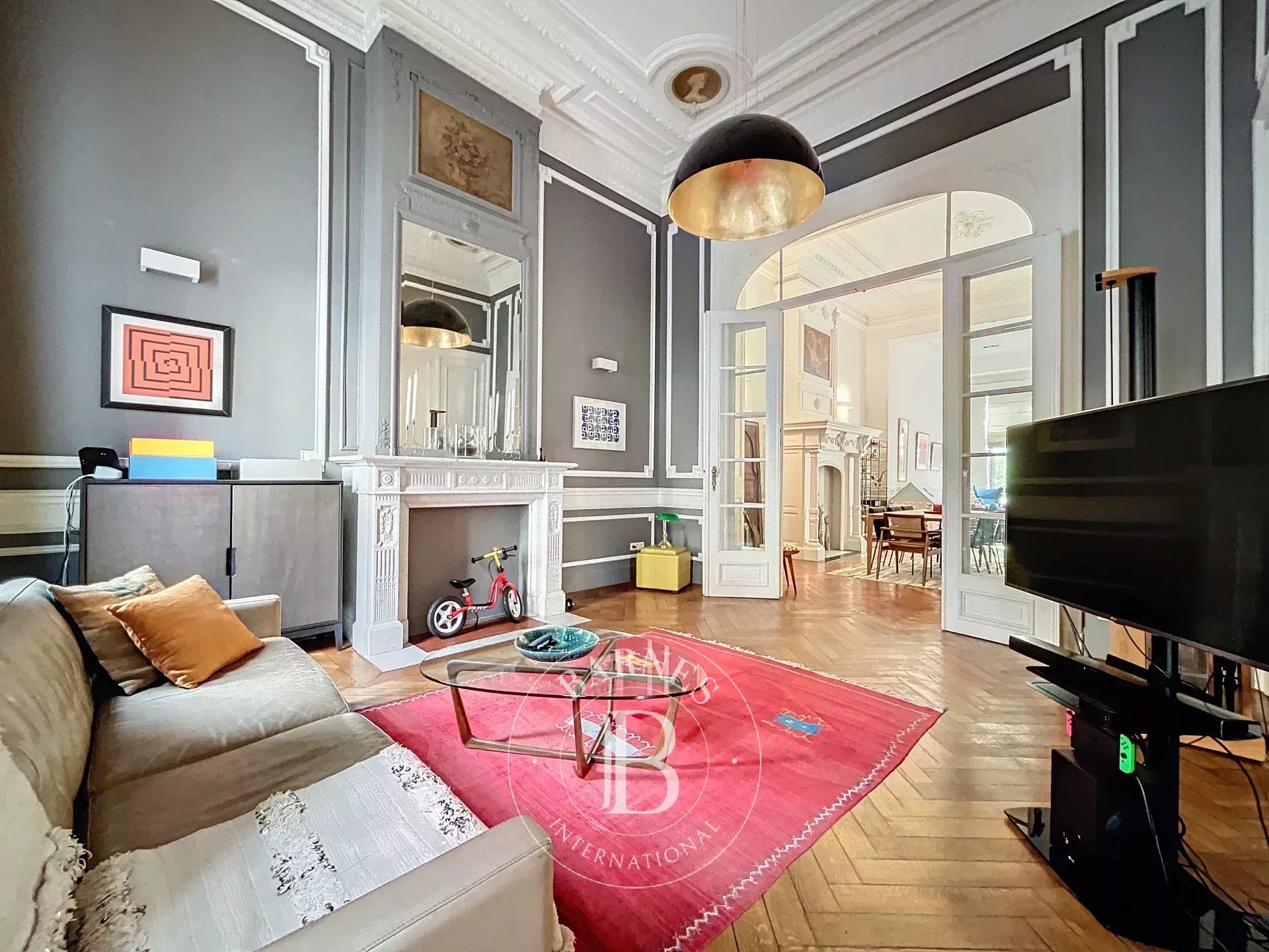 Ixelles - Lesbroussart -  Luxury apartment, 4 bedrooms with large garden