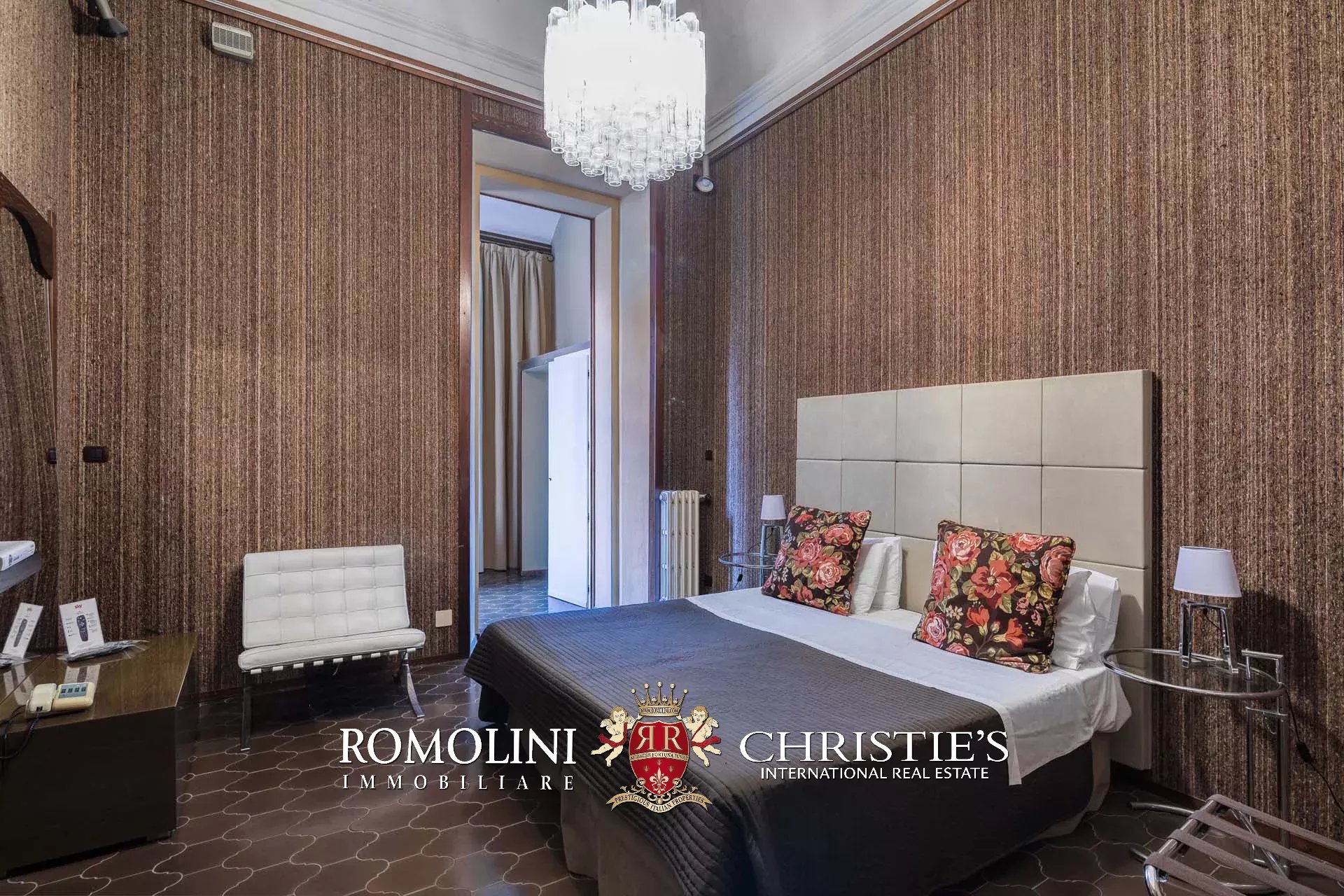 10 Bedroom Chateau's Image 46