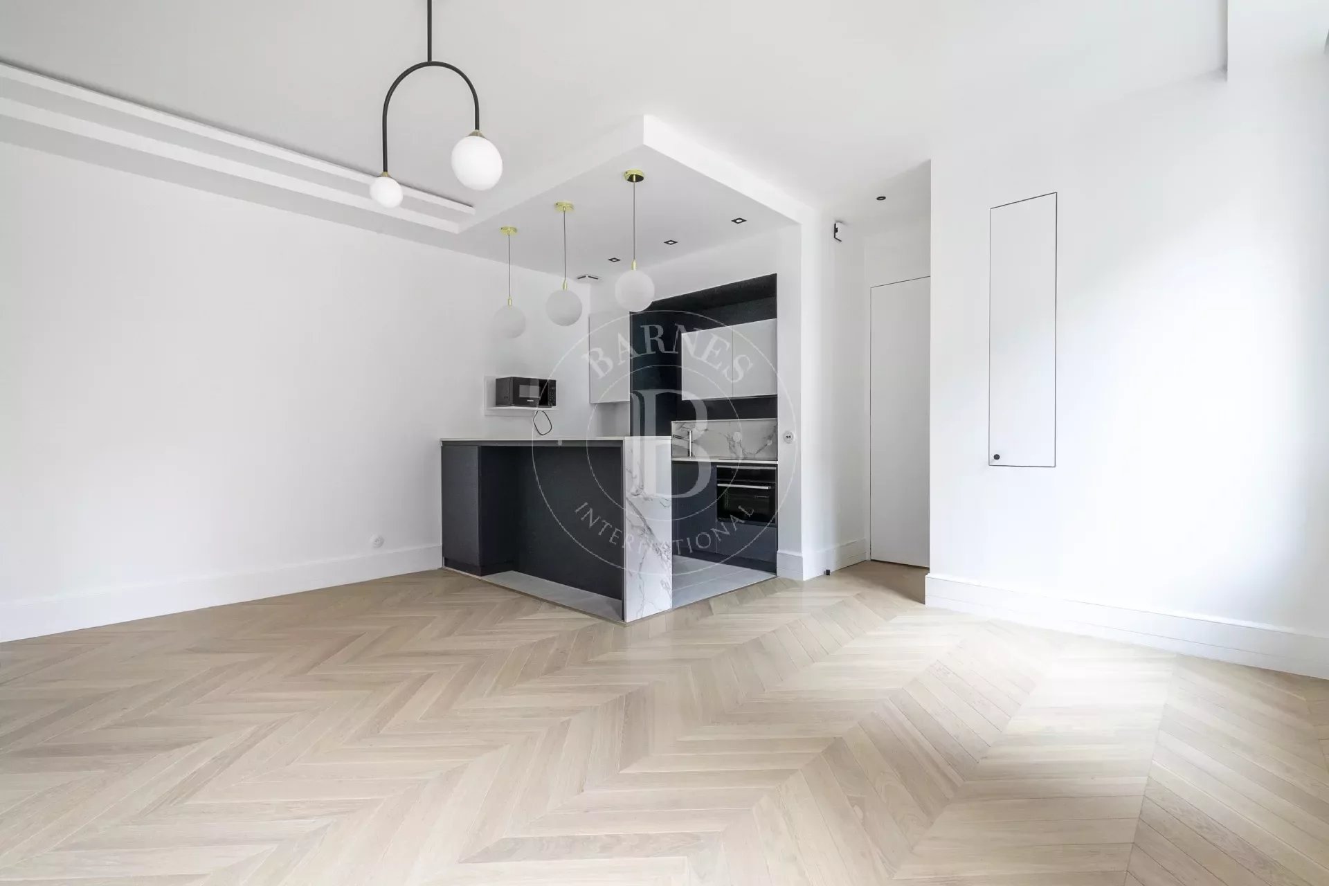 Paris 6 - Carrefour de la Croix Rouge - Exclusive - Fully renovated two-room apartment - Quiet, bright, spacious