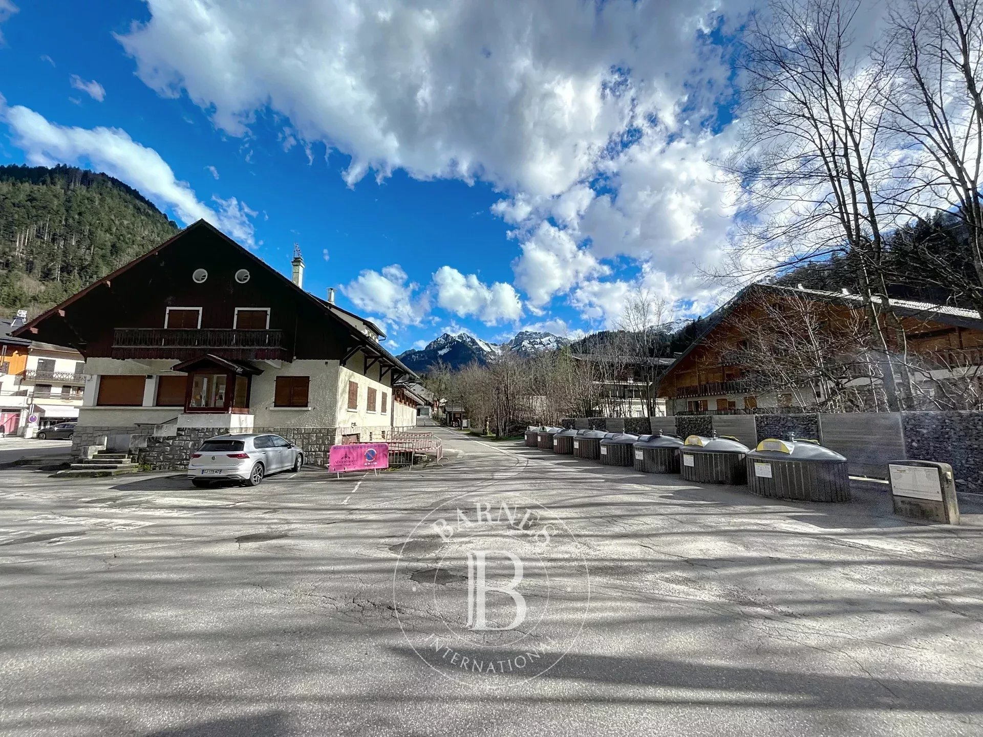 Photo of Property Complex in the Heart of Abondance