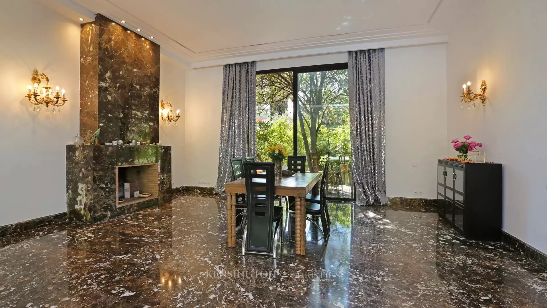 4 Bedroom Villa/Townhouse's Image 10