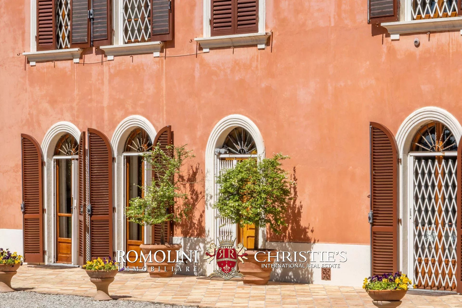 8 Bedroom Villa/Townhouse's Image 48