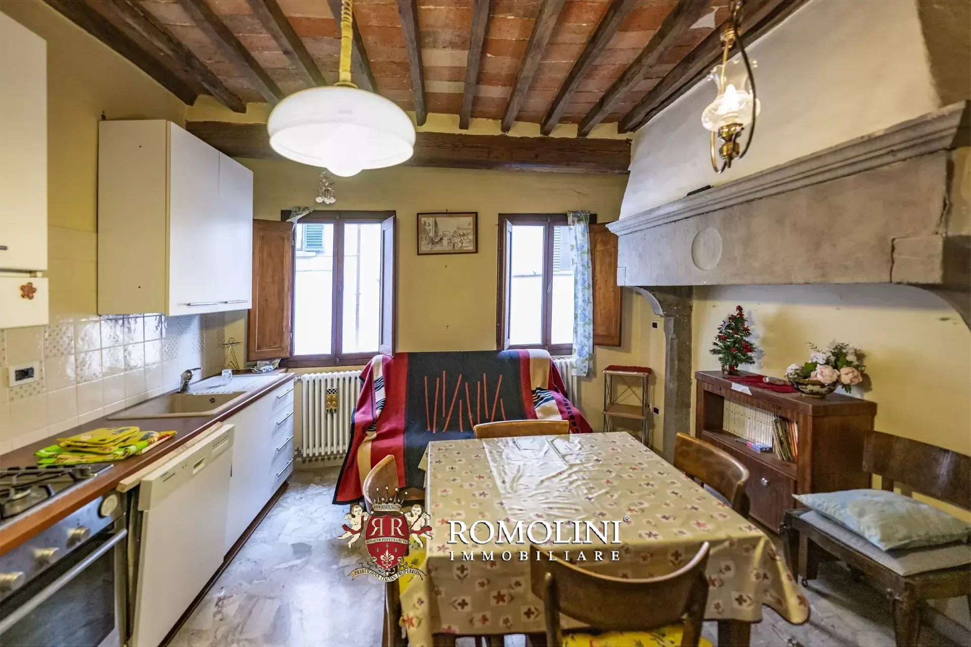 CIELOTERRA RISTRUTTURATO IN VENDITA NEL CENTRO STORICO DI SANSEPOLCRO