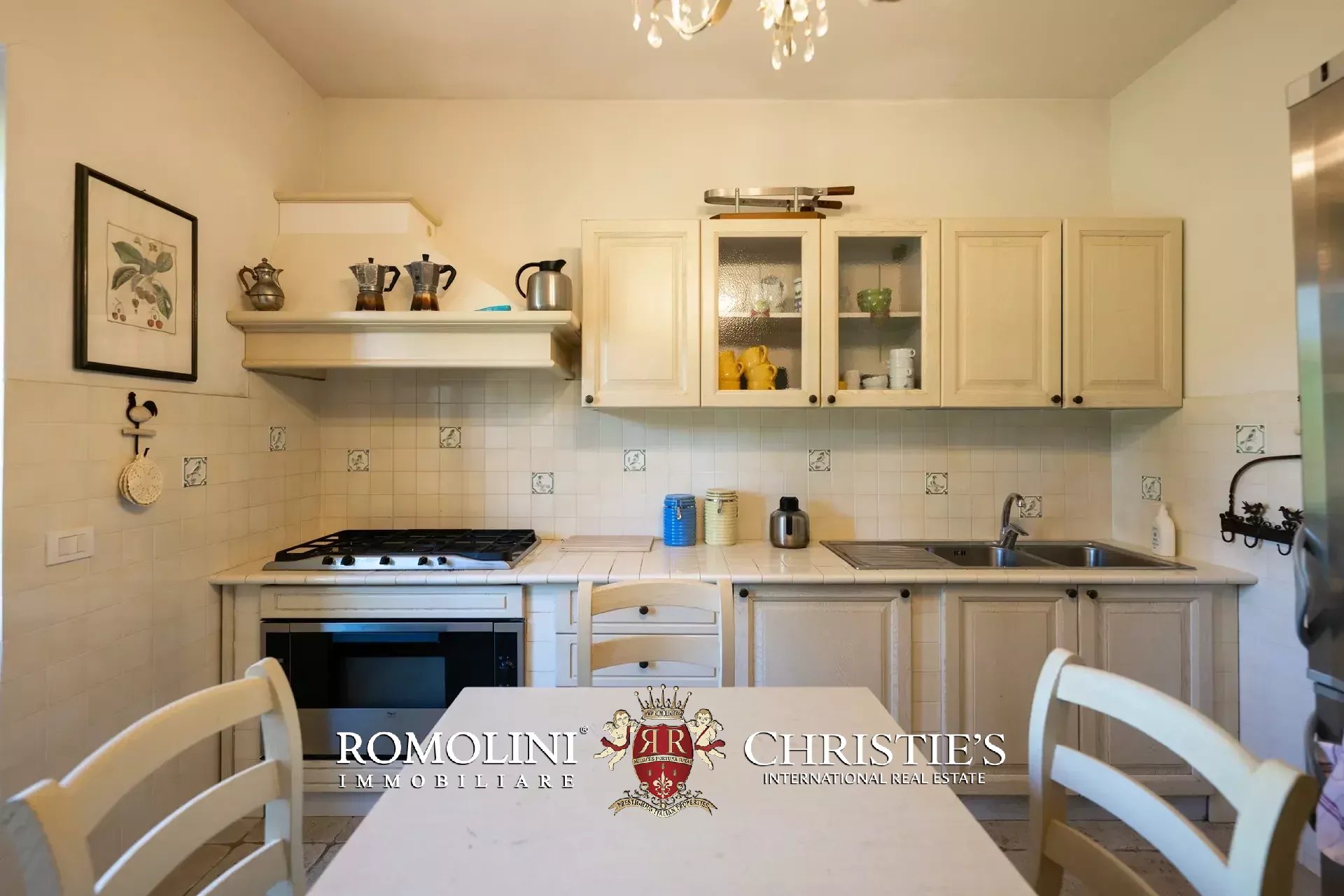 6 Bedroom Villa/Townhouse's Image 28
