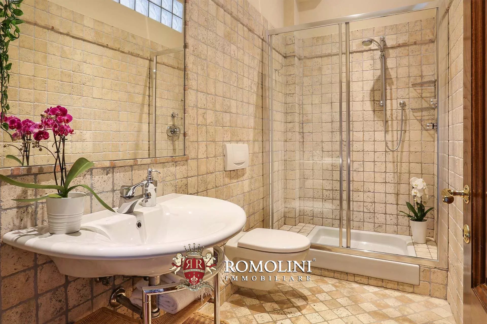 25 Bedroom Vineyard's Image 75