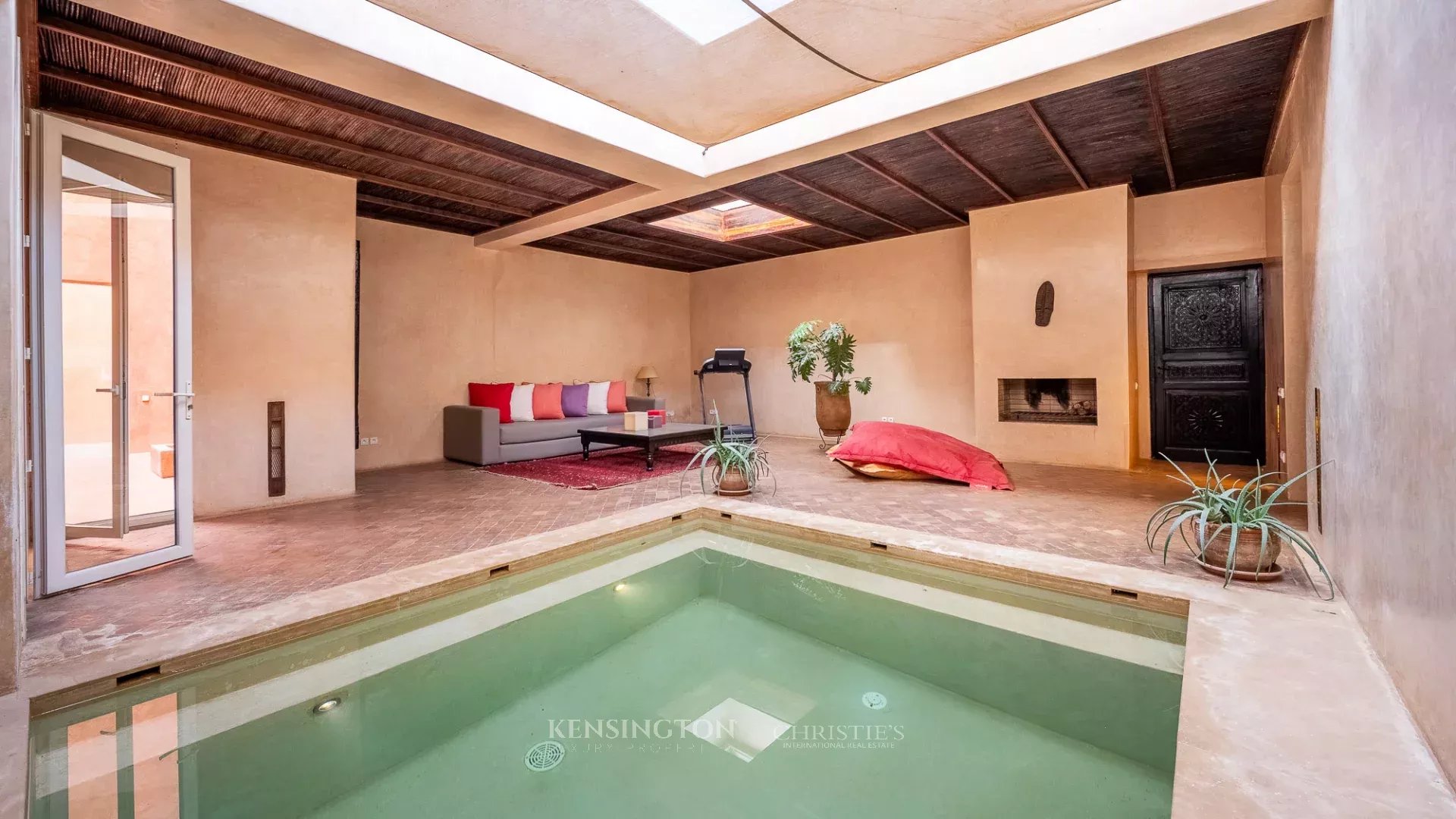 6 Bedroom Villa/Townhouse's Image 31