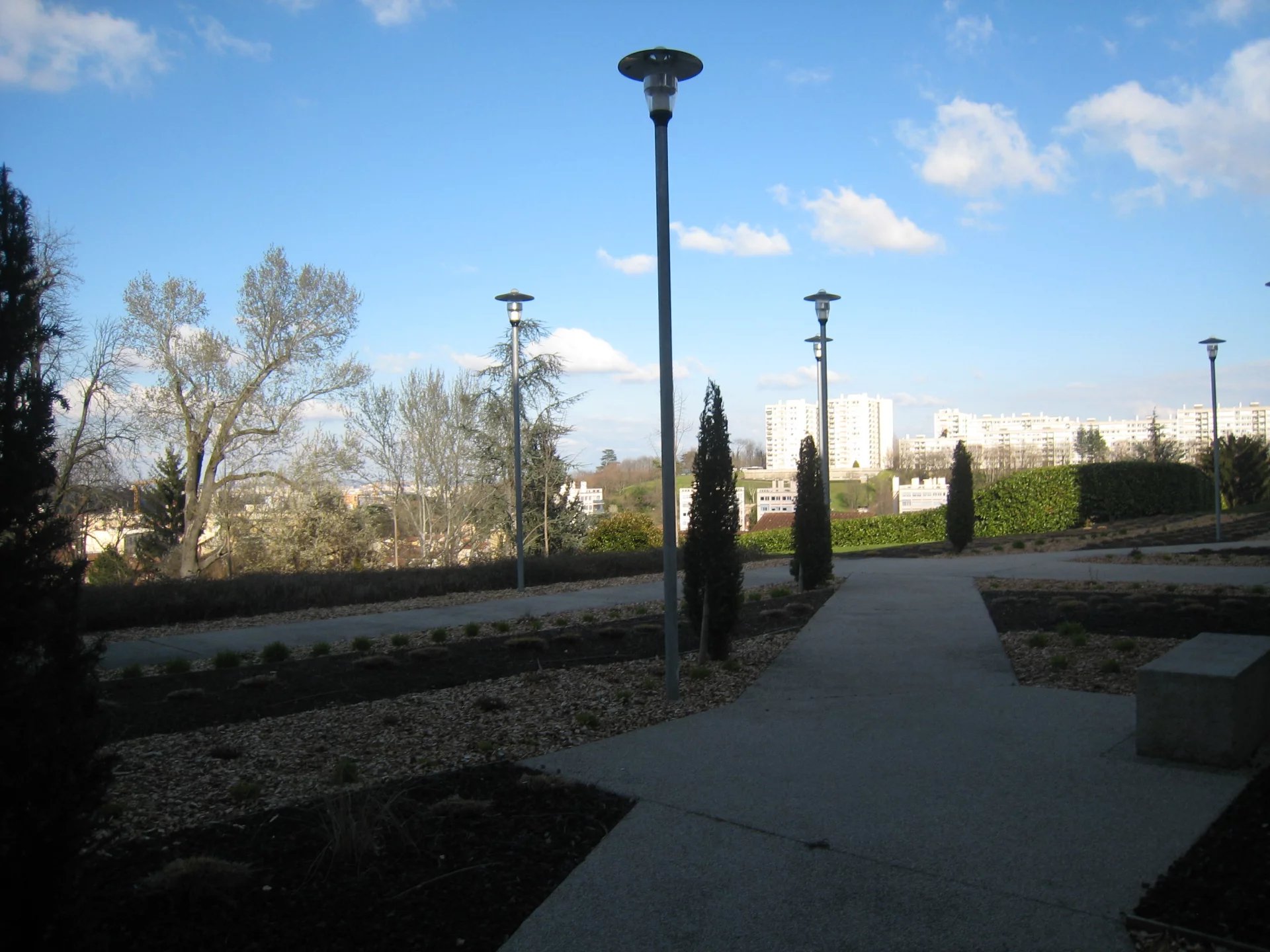 511802 Location Oullins