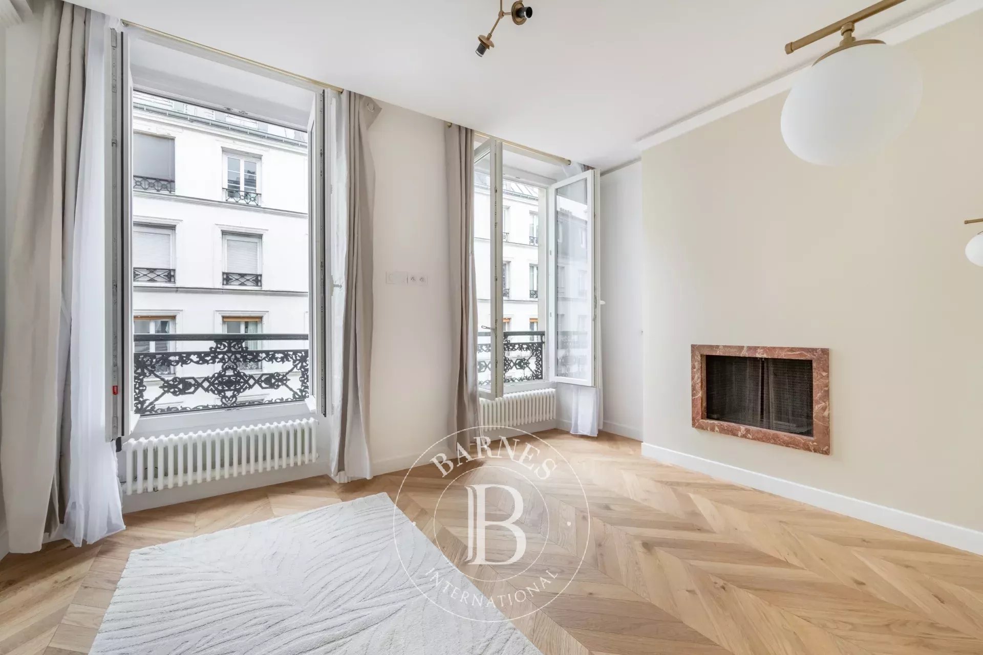 Daire Paris 4ème - picture 14