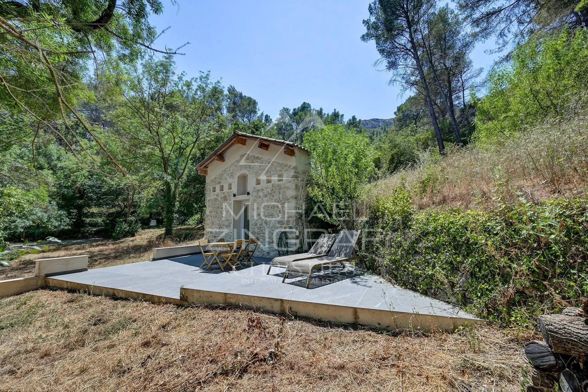 8 Bedroom Villa/Townhouse's Image 14