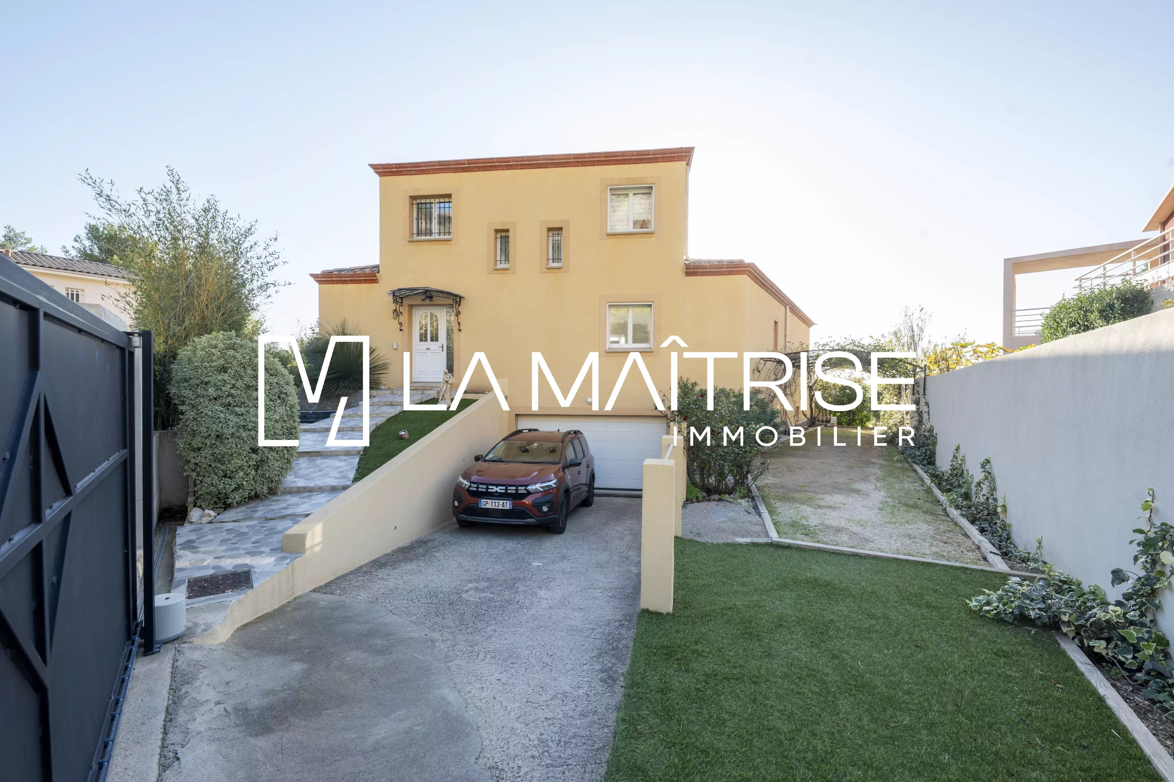 VILLA  T5 - 251 M² - PARCELLE DE 1125 M²
