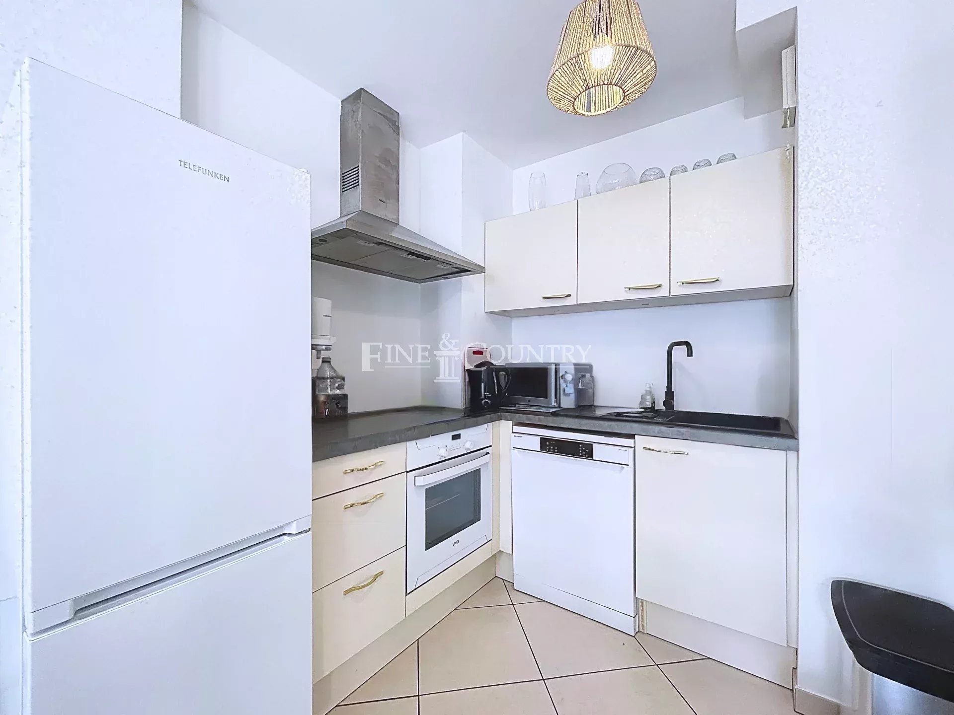 Photo of For sale in Cannes Center, one bedroom appartment  with terrasse ande garage