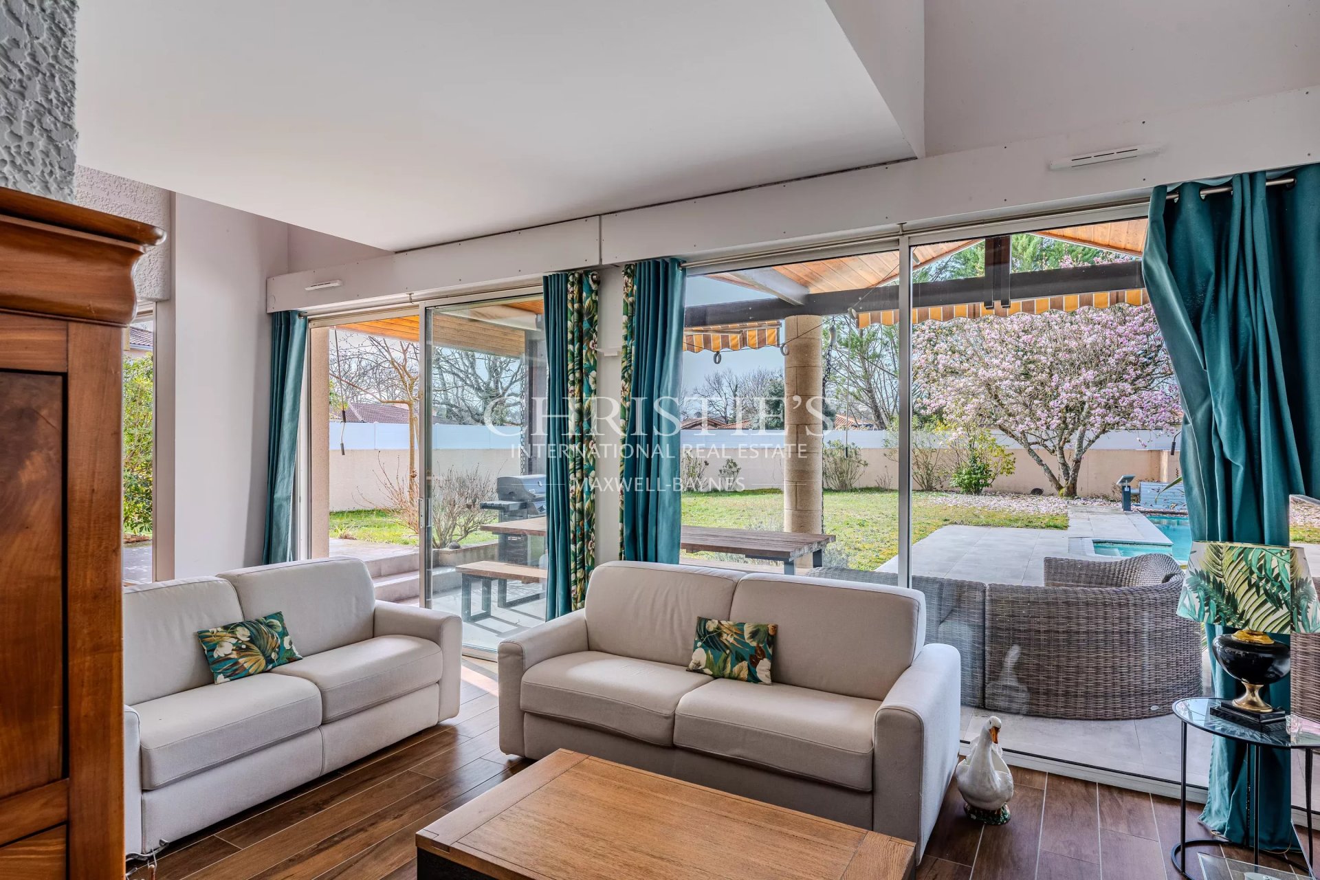 5 Bedroom Villa/Townhouse's Image 4