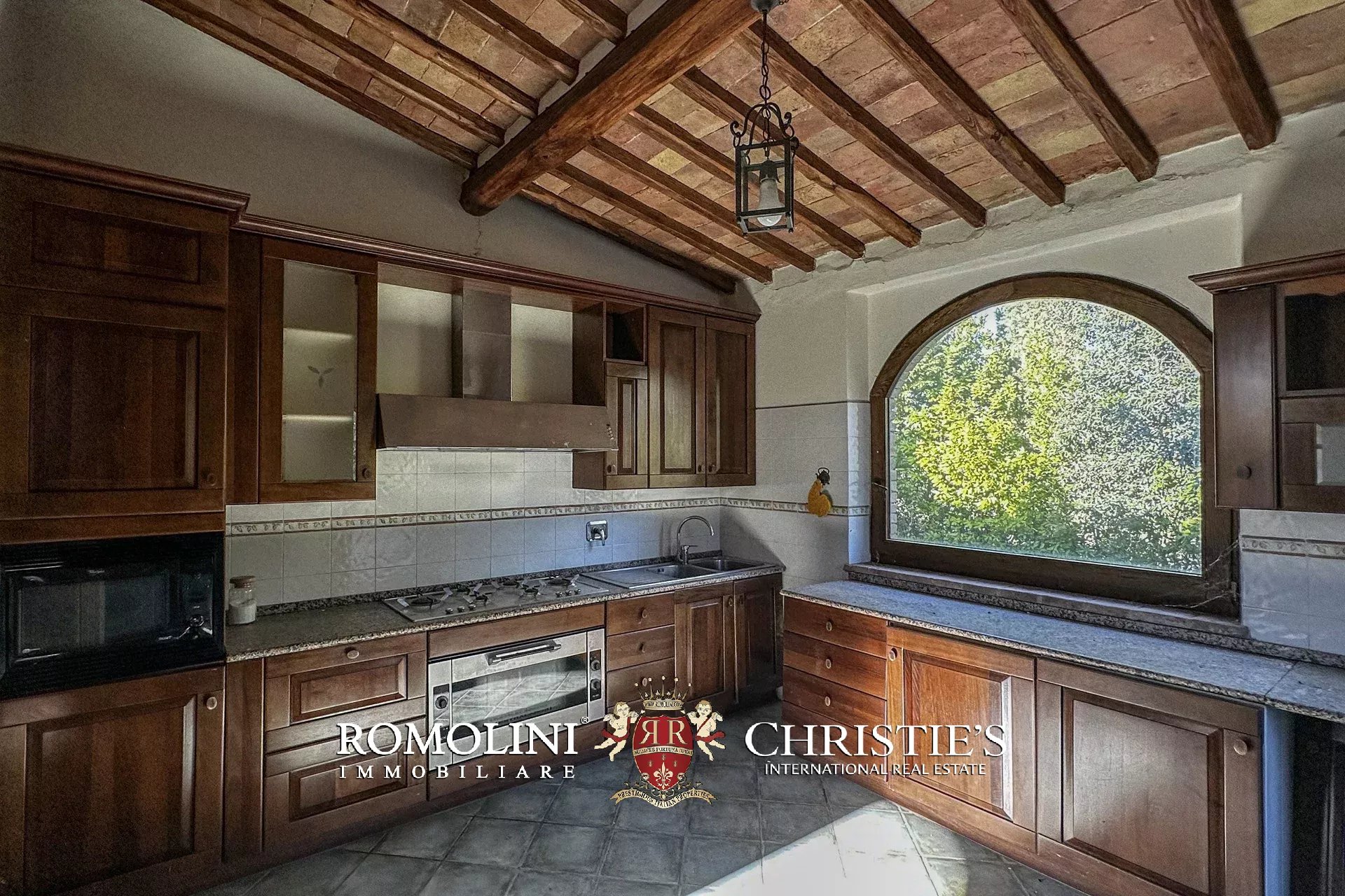 8 Bedroom Vineyard's Image 47