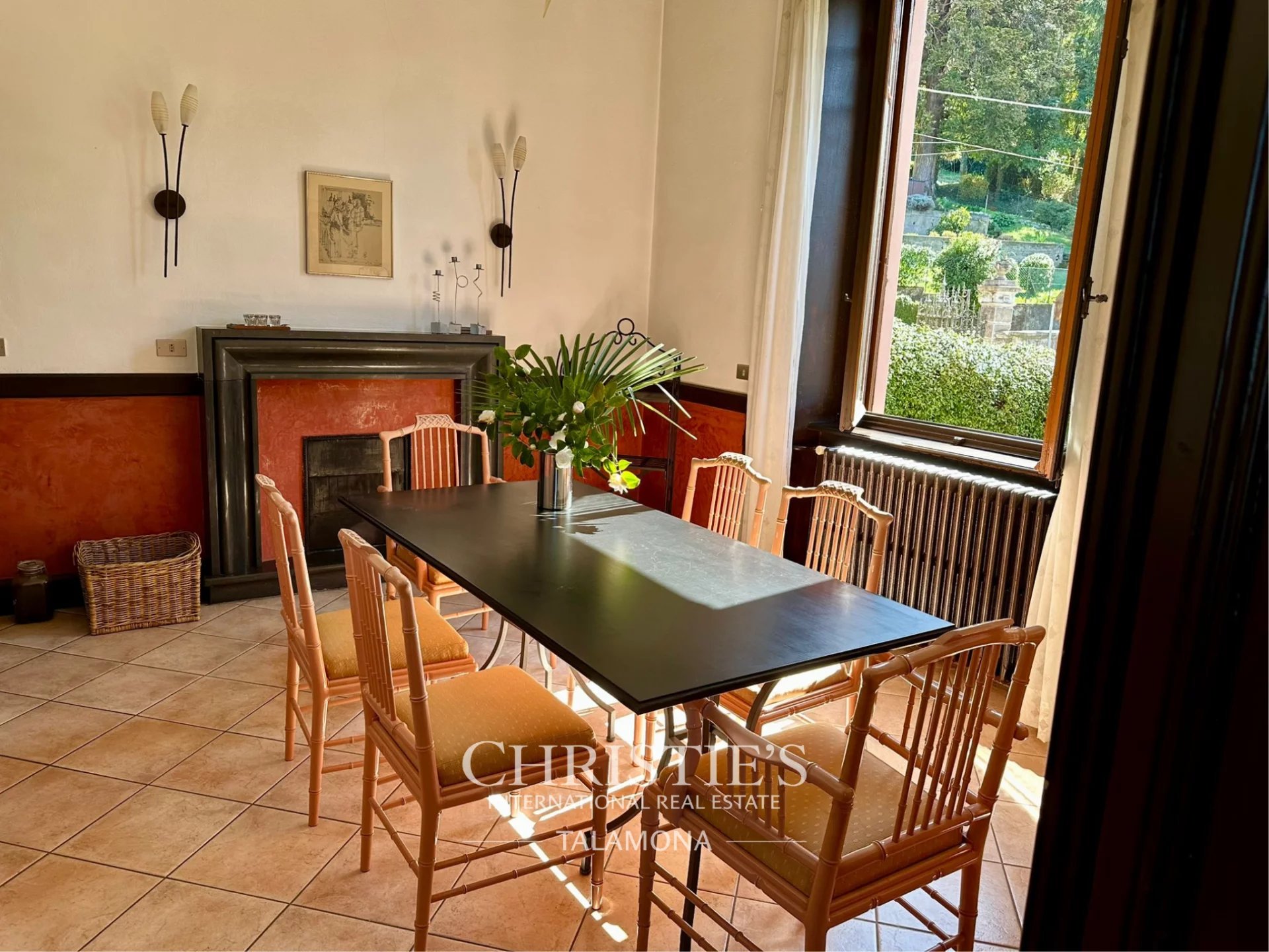 4 Bedroom Villa/Townhouse's Image 8