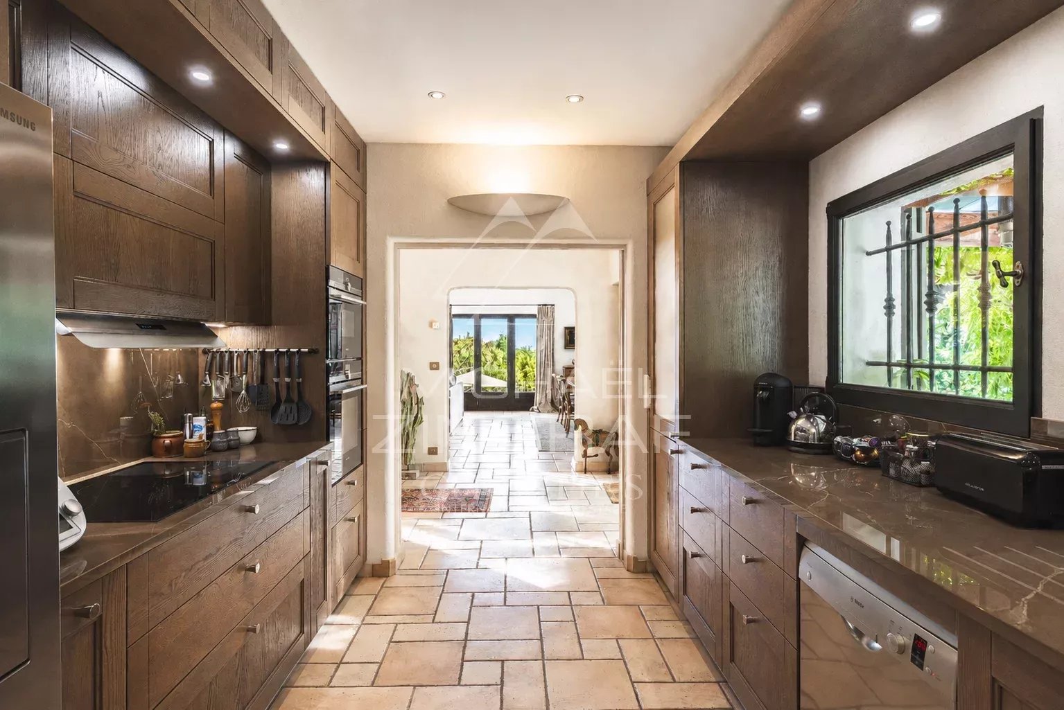 6 Bedroom Villa/Townhouse's Image 5