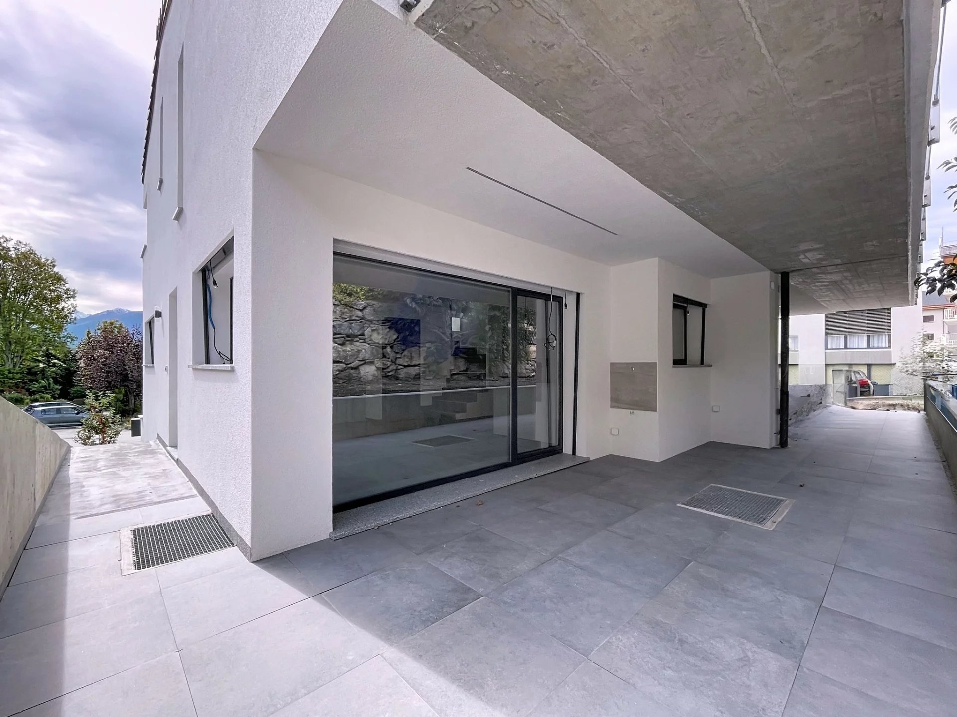 Maison neuve contemporaine – prête à emménager !