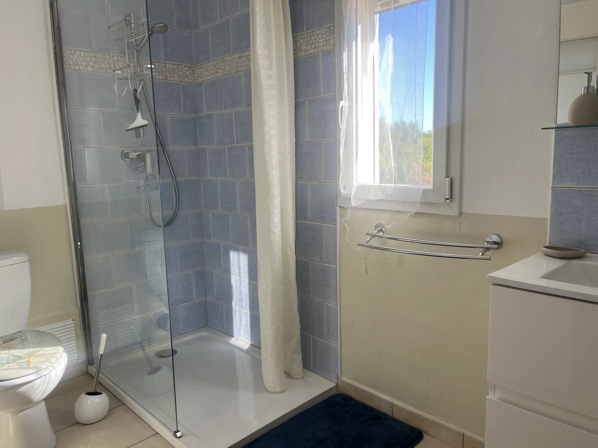 SUPERB ENTRECASTEAUX HOUSE SOLD FURNISHED