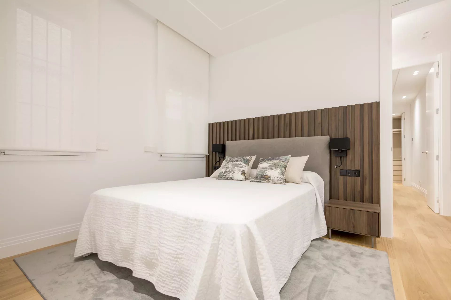 Appartement de Luxe Rénové avec Vue Imprenable sur la Fontaine de Neptune - picture 6