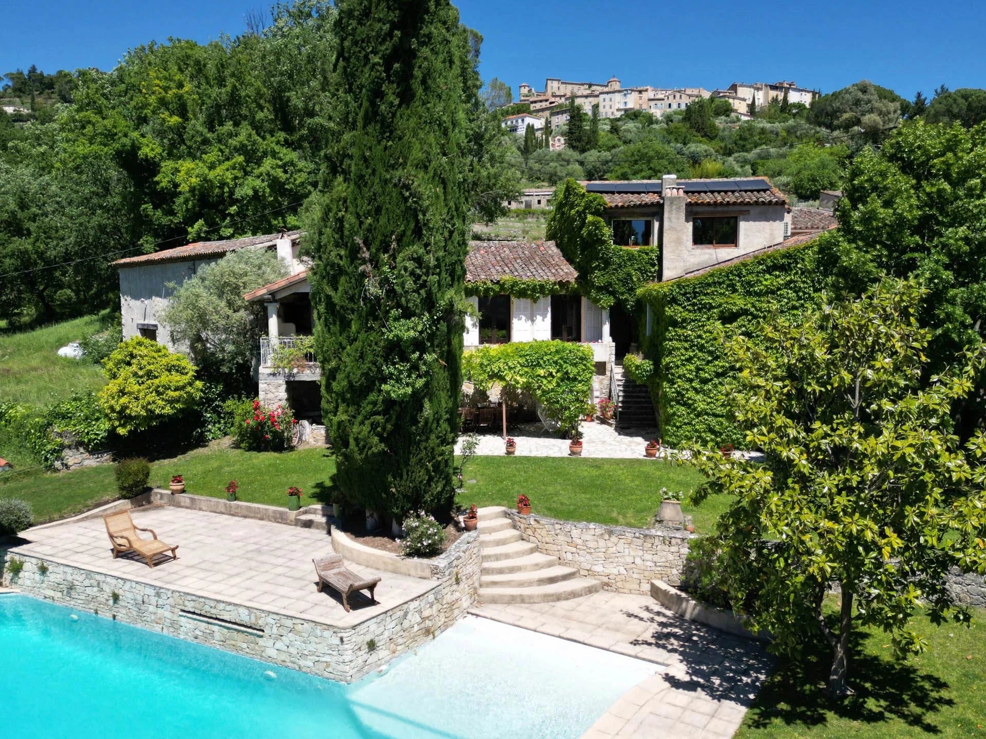 Charming old stone farmhouse with character - Callian