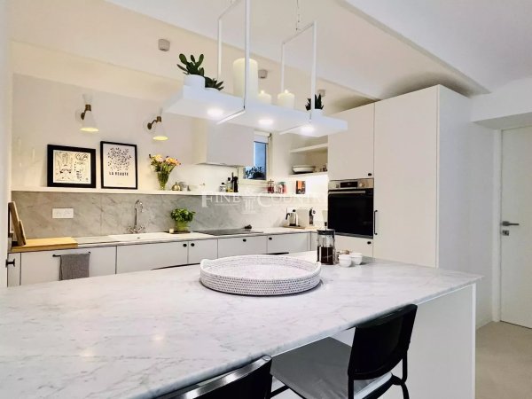 Luxury 3-Bedroom Bourgeois Apartment for Sale in Cannes Banane — photo 6
