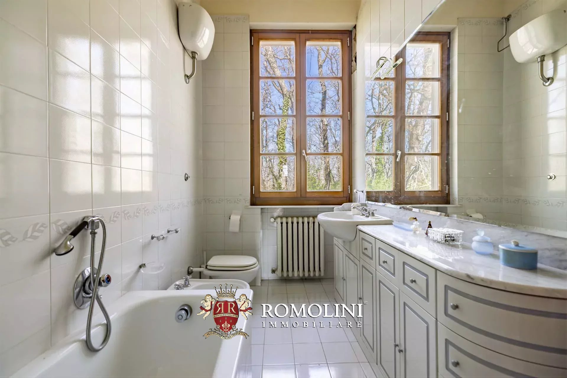 6 Bedroom Villa/Townhouse's Image 28