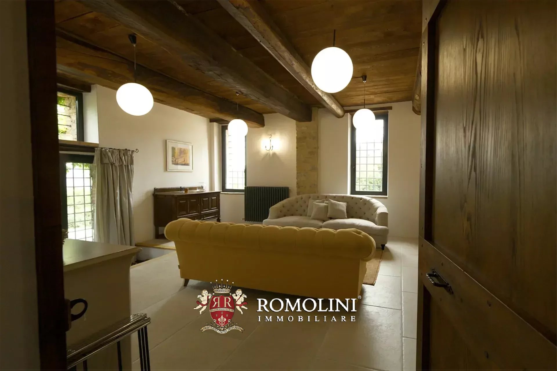 BORGO RISTRUTTURATO CON PISCINA IN VENDITA A UMBERTIDE
