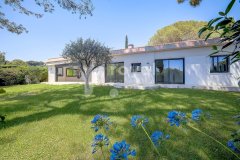 Modern single-storey villa near the center Mougins — photo 1 of 7