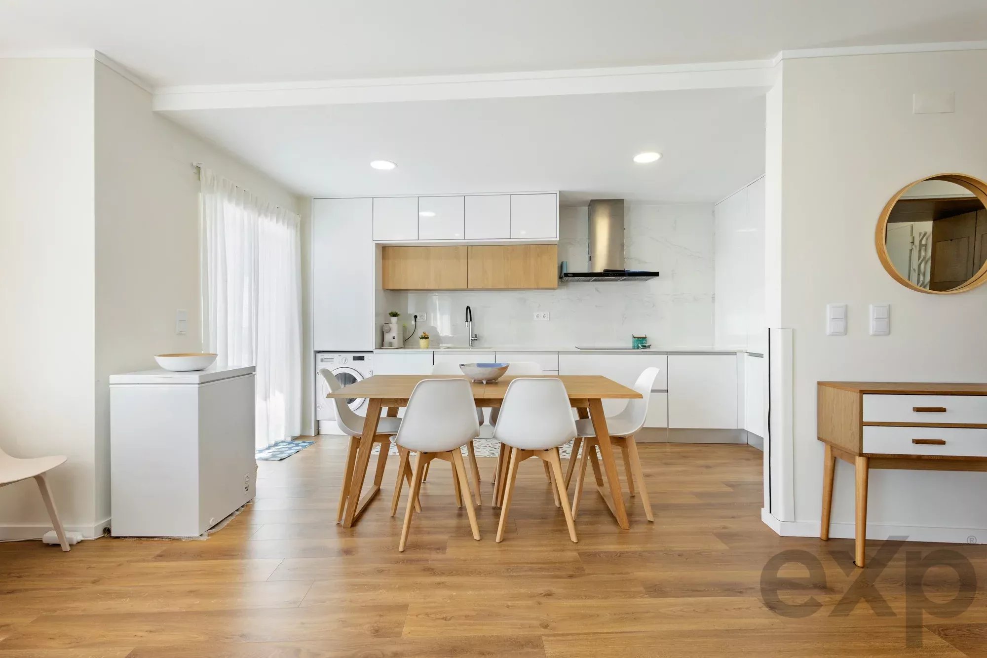 Amazing Two‑Bedroom Apartment with River View and Garage 87152839 image 1