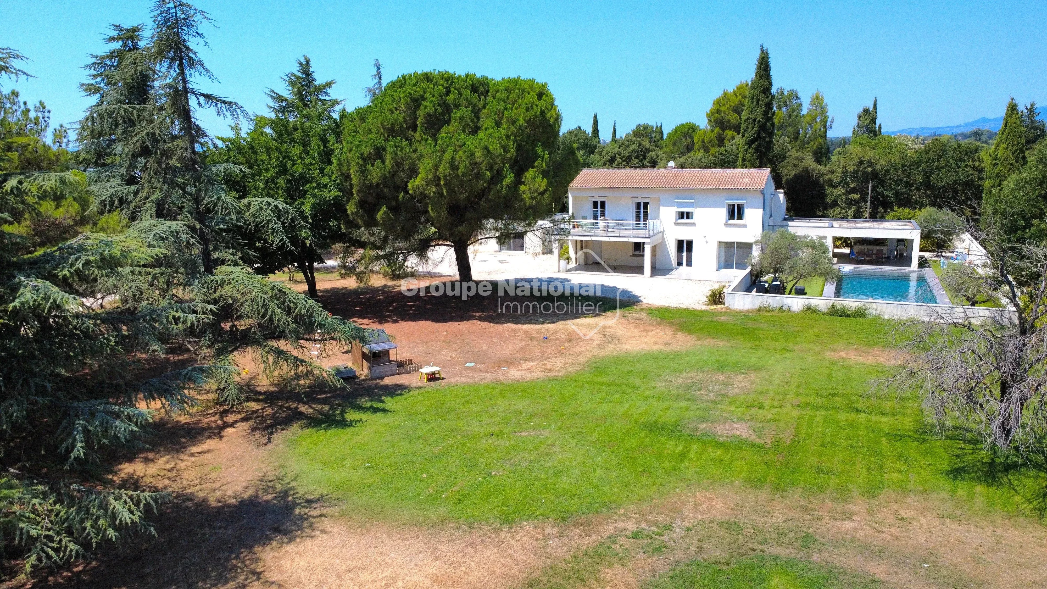 CARPENTRAS - 190 SQ M RESIDENTIAL PROPERTY ON 409 SQ M OF LAND