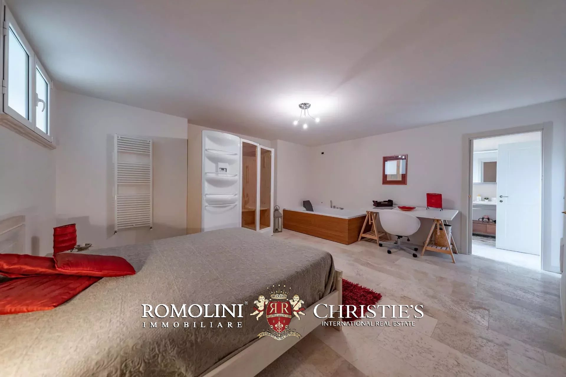 10 Bedroom Villa/Townhouse's Image 61