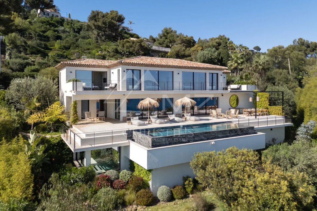Villa for sale in Les Issambres — Luxury Sea View Villa in Les Issambres | Exclusive Family Estate