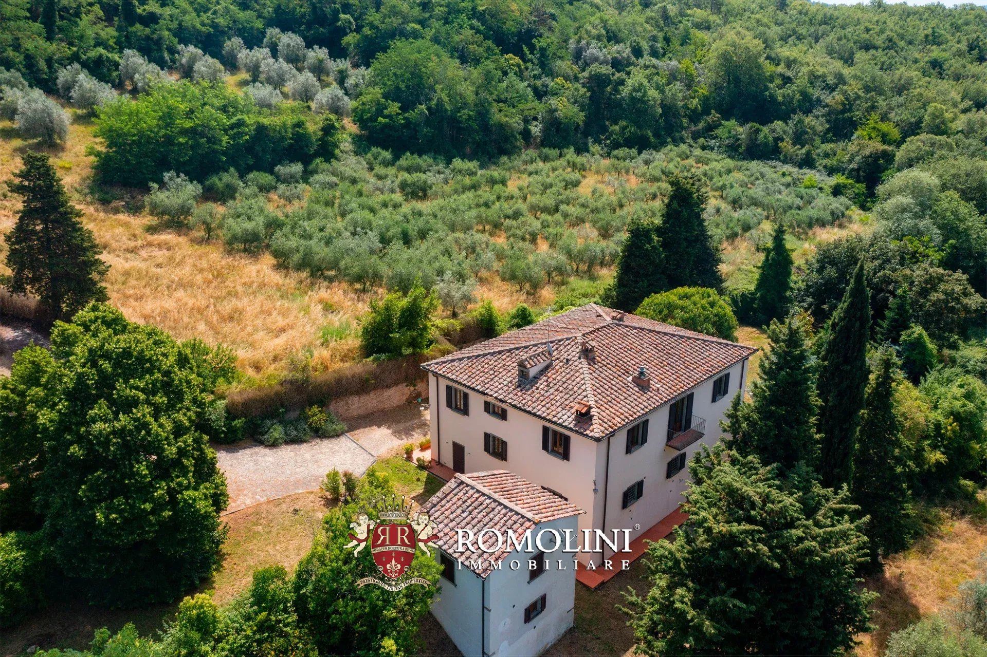 6 Bedroom Villa/Townhouse's Image 10
