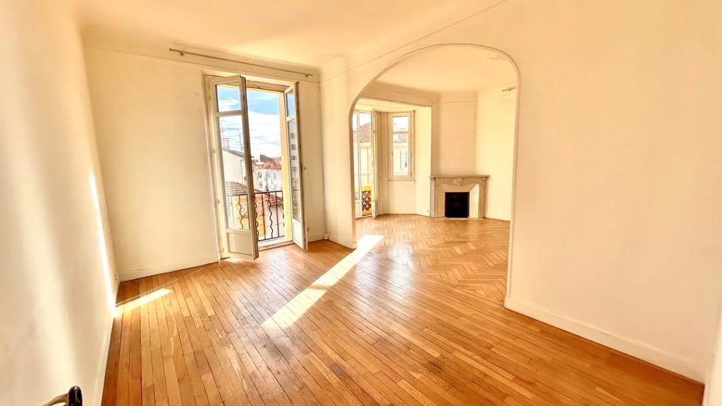 Apartment for sale in Cannes — Luxury Family Apartment in Cannes | Generous 117m² Legacy Estate