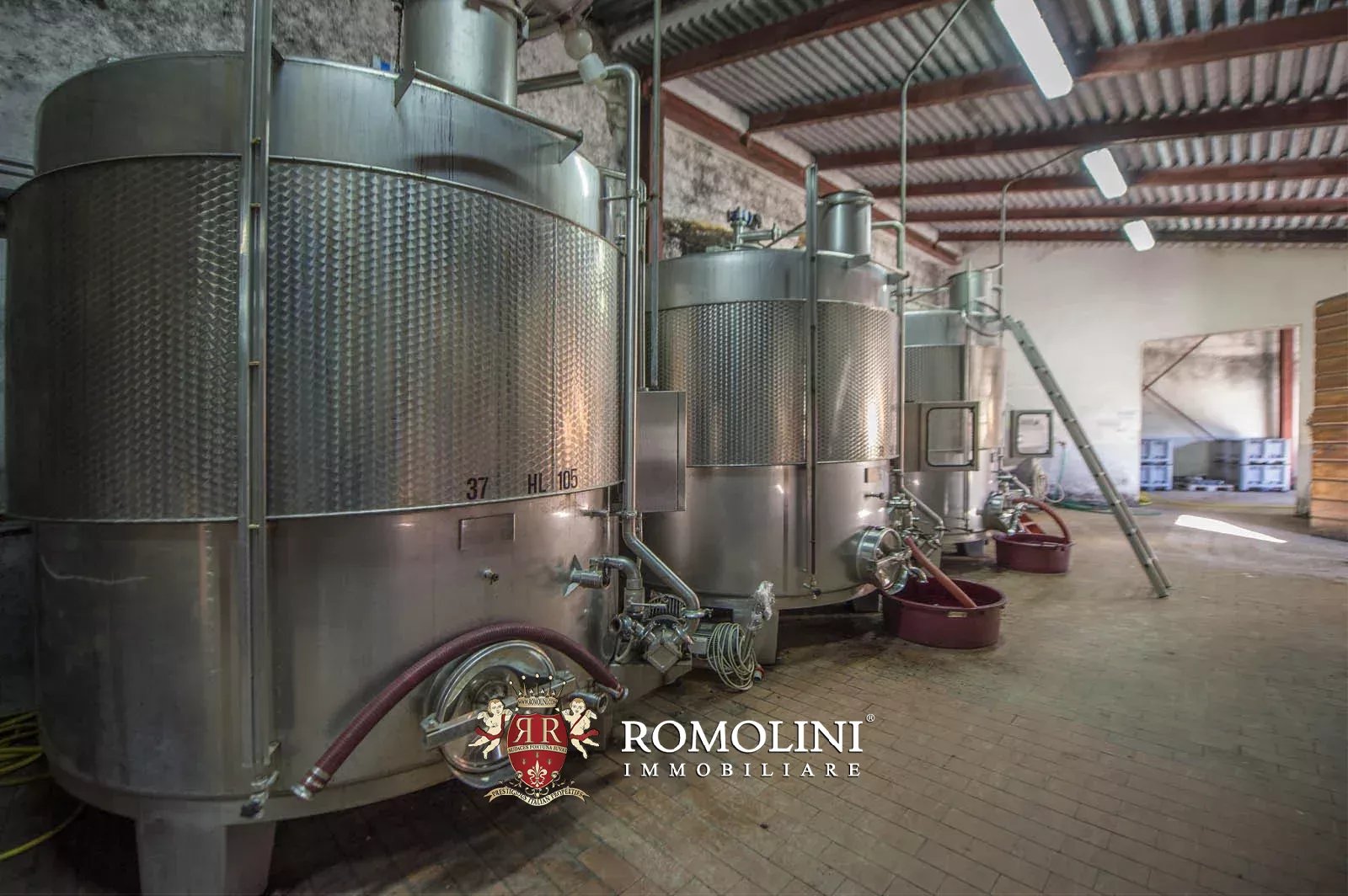 10 Bedroom Vineyard's Image 39