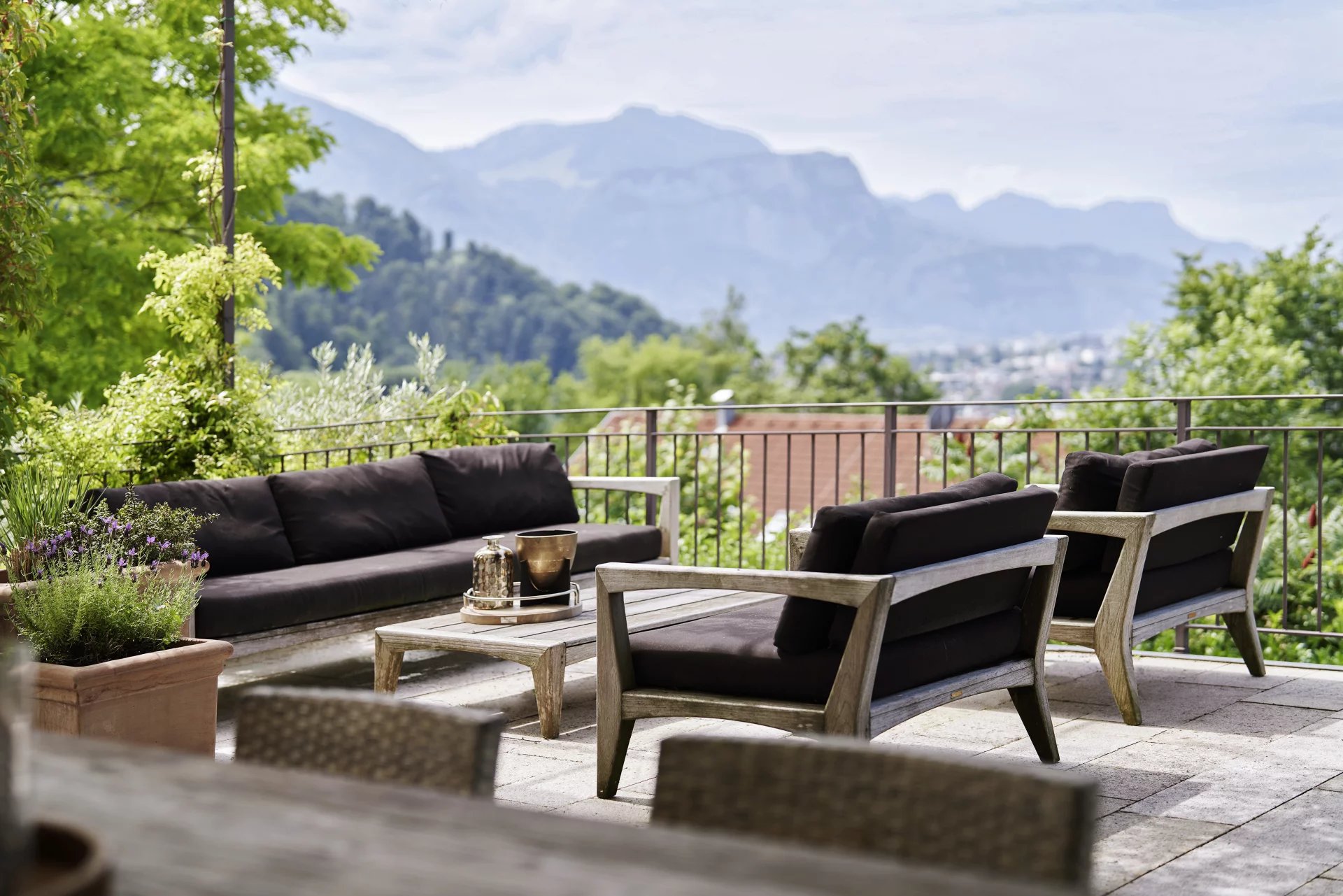 Luxuriöse Landhausvilla über Dornbirn – Privatsphäre, Pool & Weitblick photo - 2