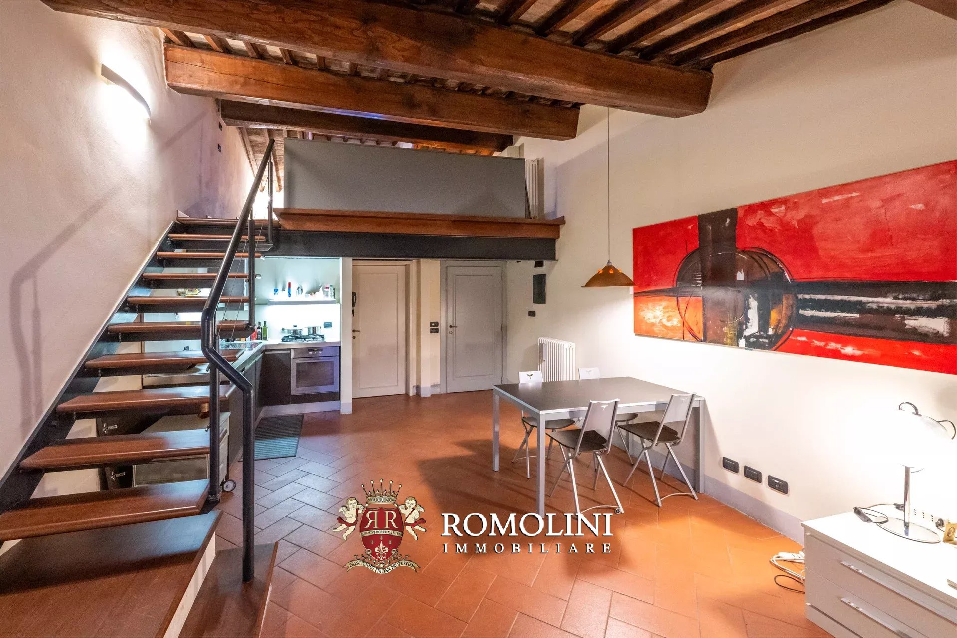 COZY 60-SQM PENTHOUSE FOR SALE IN THE HISTORICAL CENTER OF AREZZO